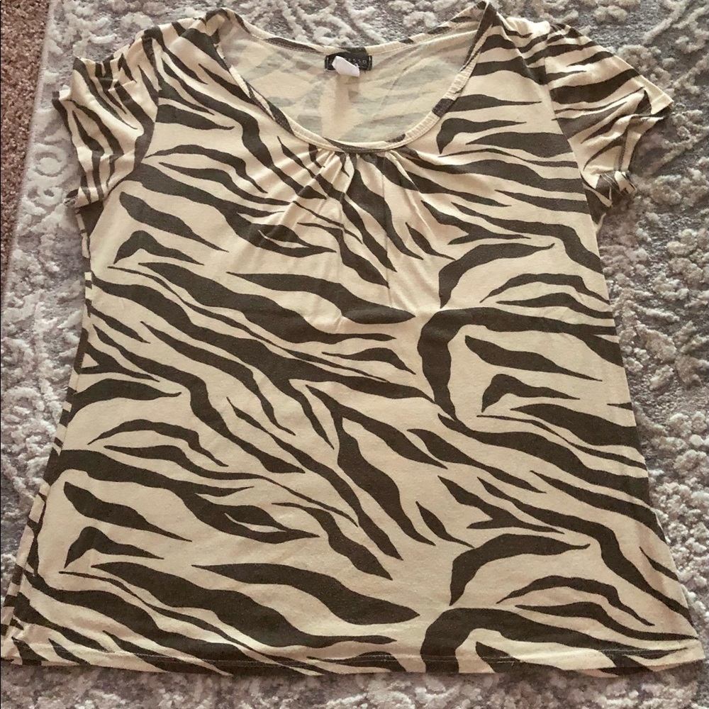 Animal print short sleeve tunic tee